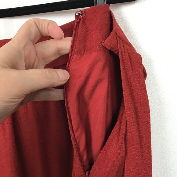 Elegant Red Wrap Skirt - Picture 4 of 8